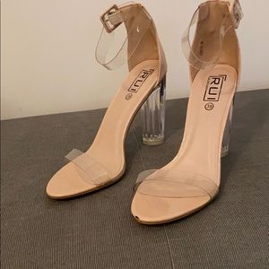 Nude Pumps